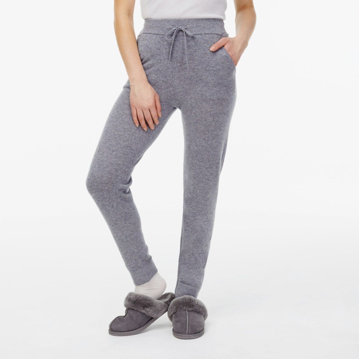 Recycled_Cashmere_Jogger_Gray_Womens_OnFigure_1x1_1955.jpg