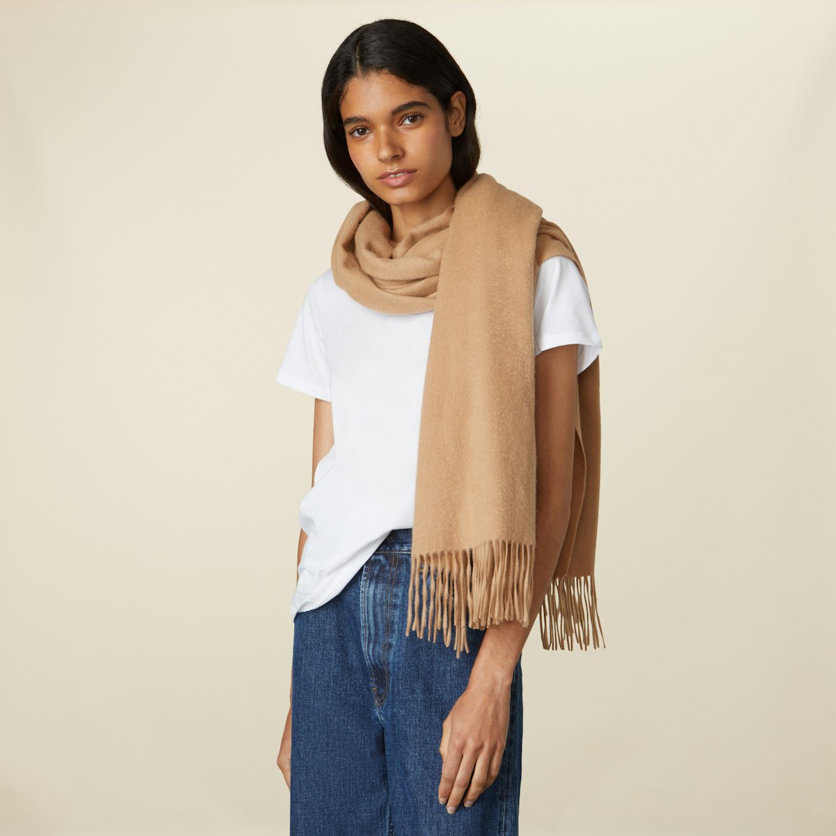 Cheshire_Wide_Cashmere_Scarf_Camel_Figure_CropScale1.jpg