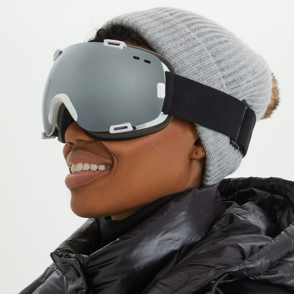 Frost Ultimate Snow Goggles On-Figure (1x1)_2117 (1).jpg
