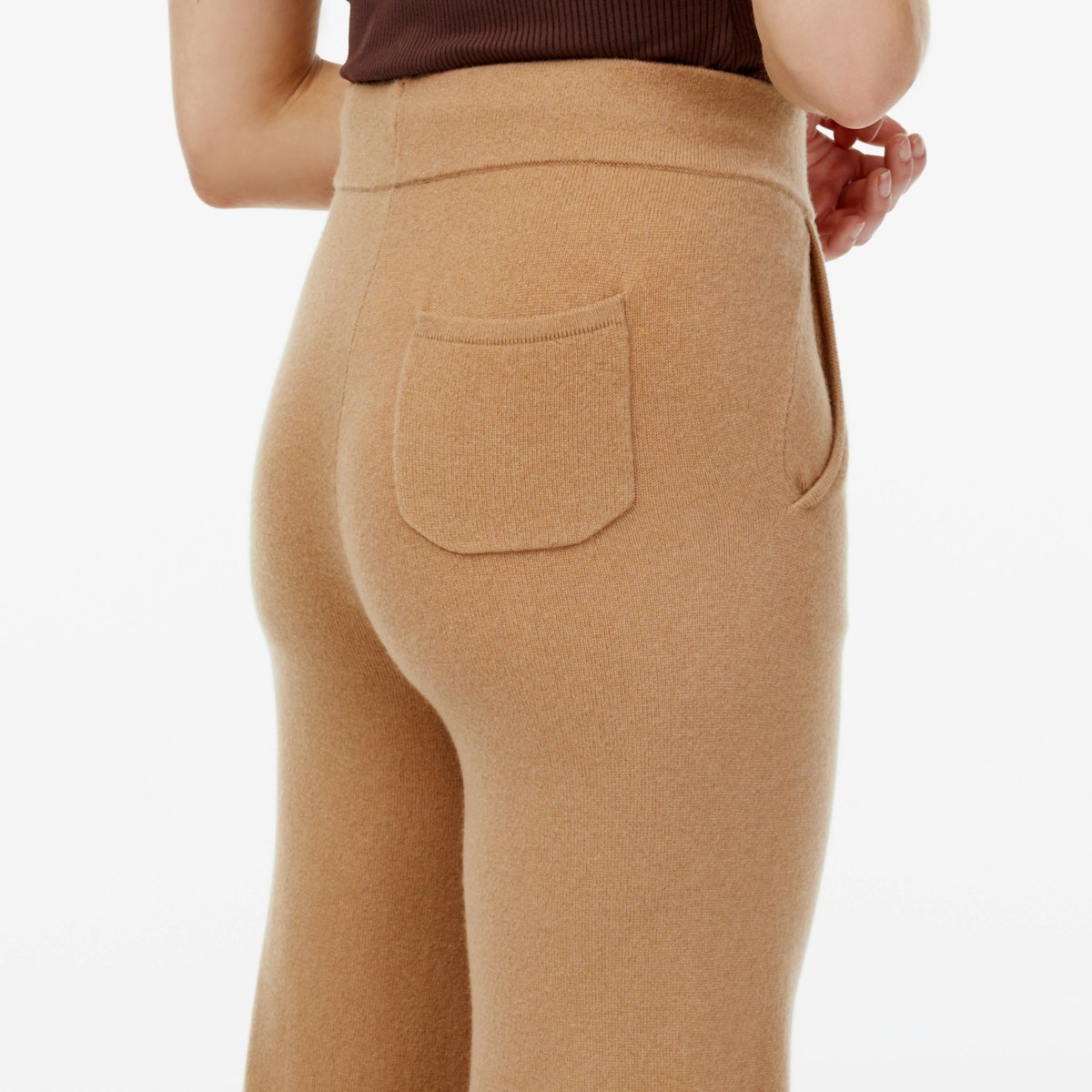 Recycled_Cashmere_LoungePant_Camel_Womens_OnFigure_1x1_1890.jpg
