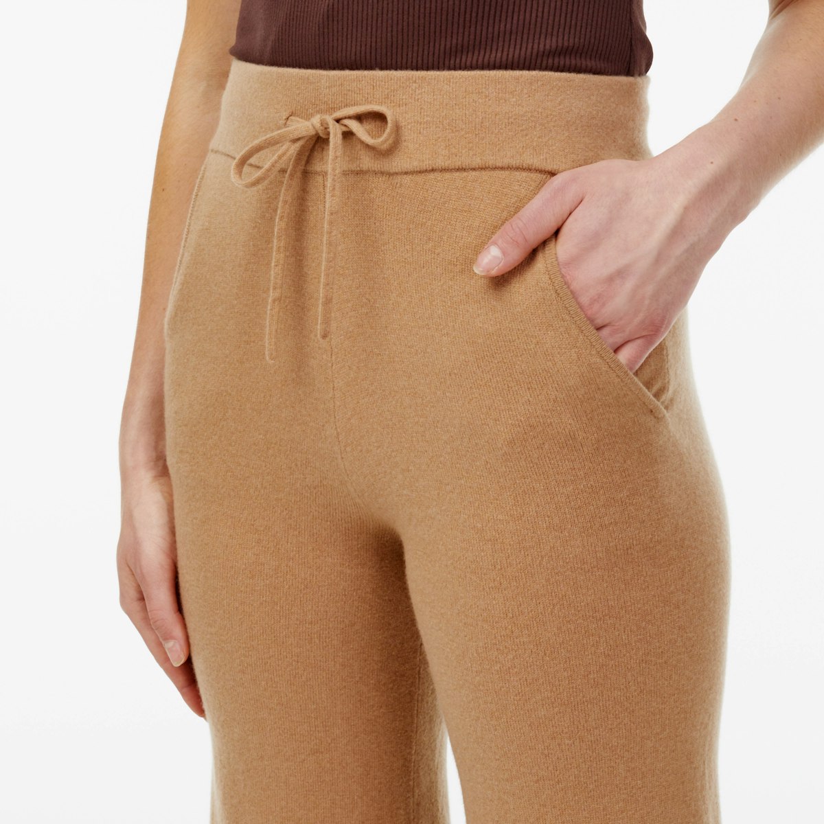 Recycled_Cashmere_LoungePant_Camel_Womens_OnFigure_1x1_1897.jpg